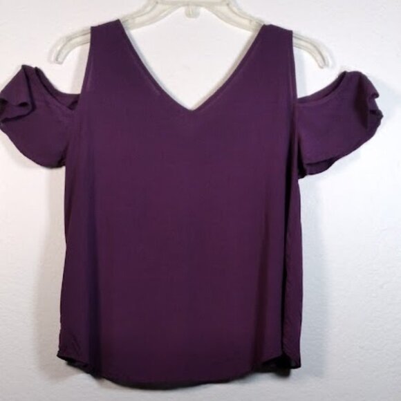 a.n.a A New Approach Top with Cold shoulders. Purple-Size: PM - Picture 6 of 15